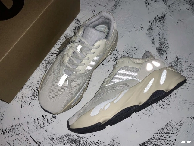 Analog Yeezy Adidas EG7596 Boost 700 0807